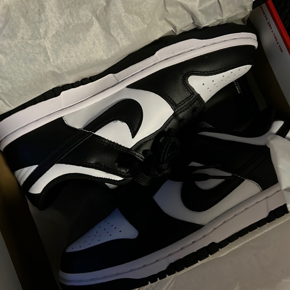 COPY - Never Worn Nike Pandas 6.5 W